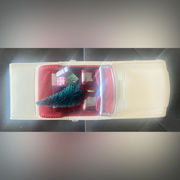 Hallmark Keepsake Christmas Ornament 1966 Mustang - Picture 5 of 5